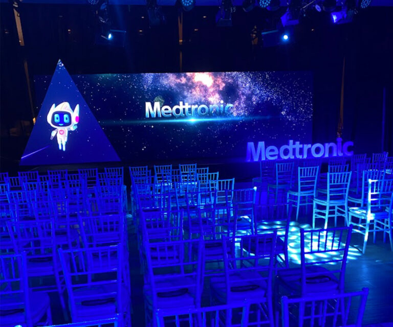 Tecnología de avanzada en iluminación y sonido en el salón de Espacio Tigre para el evento corporativo de Meditronic